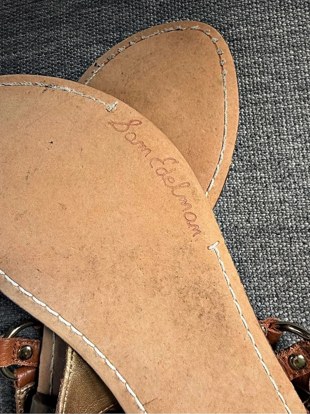 Sam Edelman Gigi Brown Croc Embossed Leather T-Strap Flat Thong Sandal Size 7.5